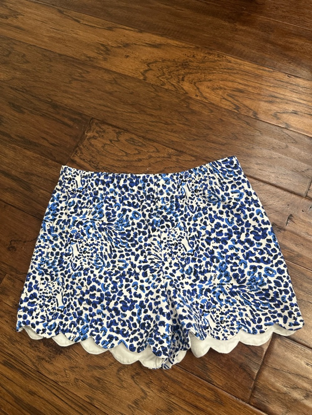 LILLY PULITZER 🎀 Girls Blue and White Scalloped Hem Kids Shorts Size L (8-10)